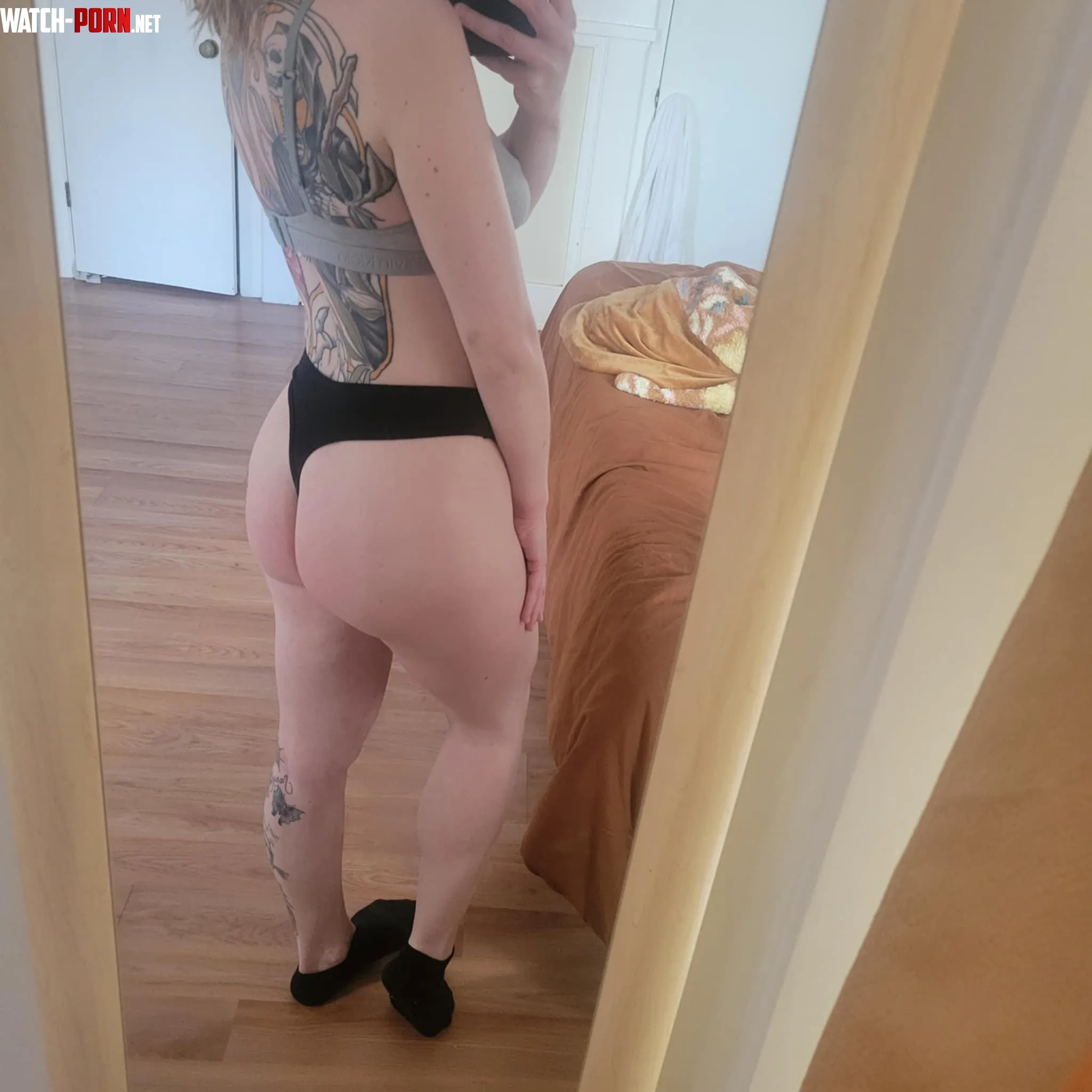 Slapable milf cheeks would look better with a big red handprint by JuniperHazexxx
