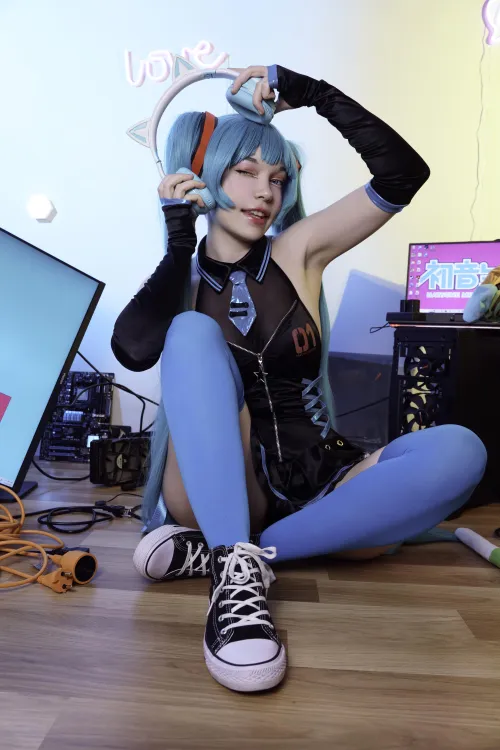 Thumbnail Cosplaygirls: Miku Cosplay by MurrningGlow