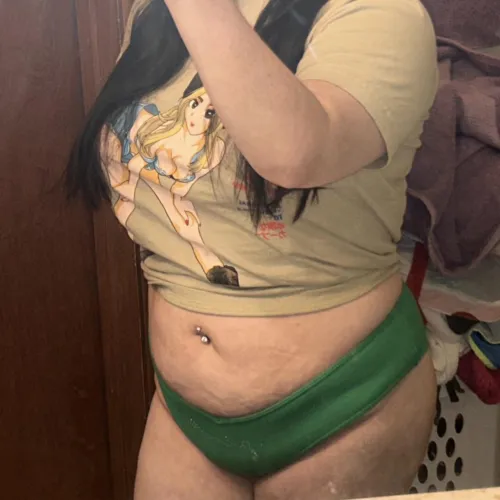 Thumbnail Squeeze and Hold: AngelEarthBaby444's Insights into BBW Pleasures