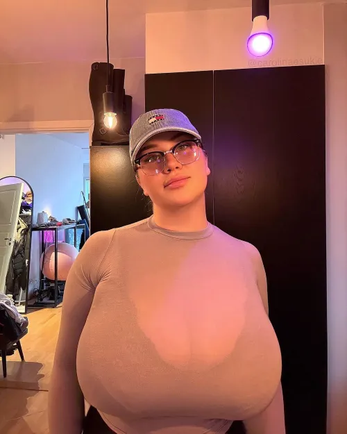 Thumbnail crypticninja99 Takes it to the 'Next Level' in 2busty2hide