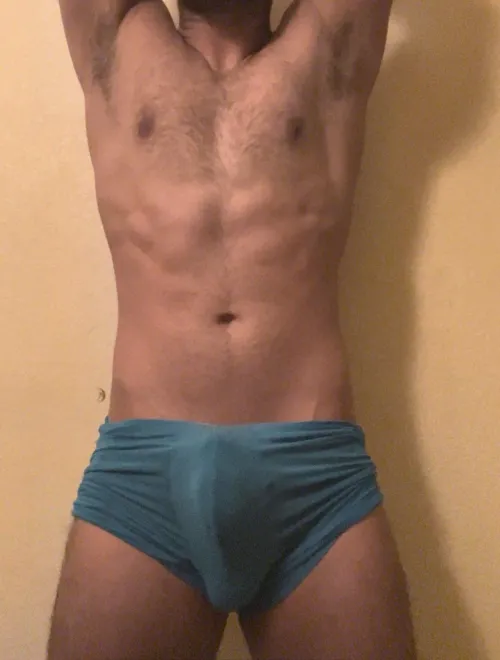 Thumbnail Pan Perspective: Insights from CobraSlushi on Bulges