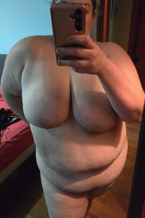 Thumbnail Indulging in Naked Freedom: Inside the Life of regularsizebiologist from the BBW Community