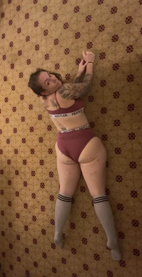Thumbnail cindyvanessa's Confession: Too Much Booty for These Panties