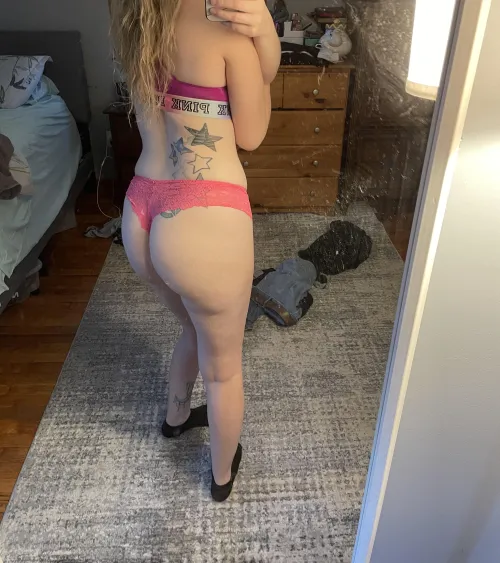 Thumbnail Fun_Employee_7171's Capture: Wife Booty Sensation in WifeWantstoPlay