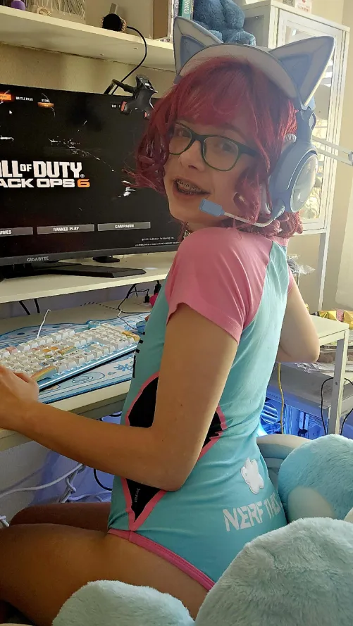 Thumbnail Gaming Glamour: Fun in Onepiece Suit - Author: LilpirahnaX | Category: OnePieceSuits