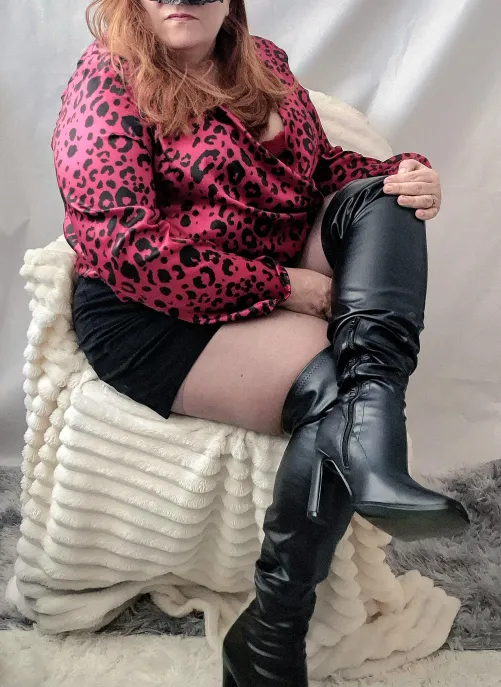 Thumbnail Temptresszena's ClassyCurvy Allure Reaches New Heights in classysexy category