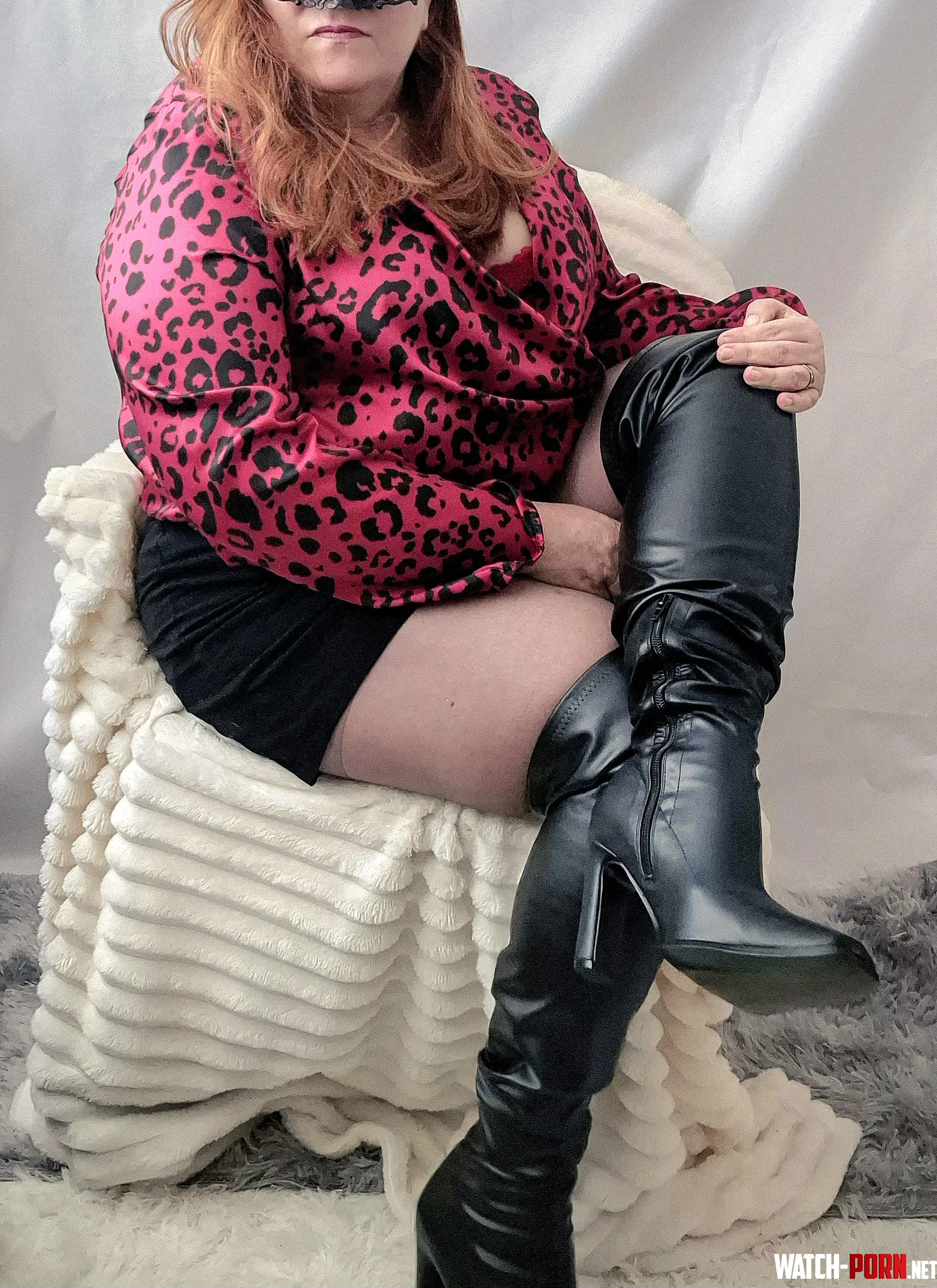 Classycurvy and sexy could you want more by Temptresszena