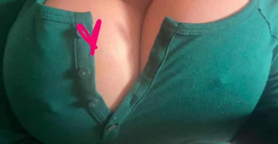Thumbnail urfavdomgirll's Dominant Request: Weakness Acknowledgment for Body in PunkGirls