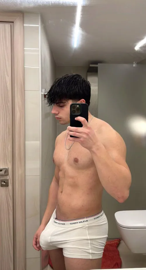 Thumbnail AmyFitzy99's Encounter with a Hard 19 Curious Bulge