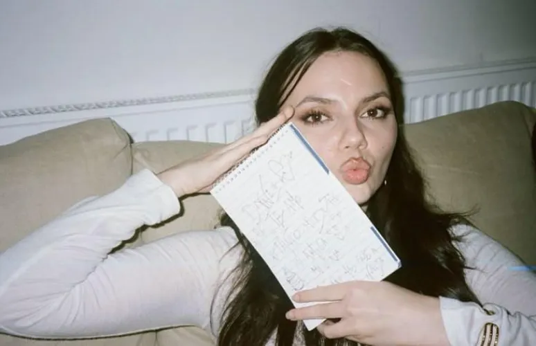 Thumbnail Admire Dafne Keen's Beauty in the PrettyGirls Category