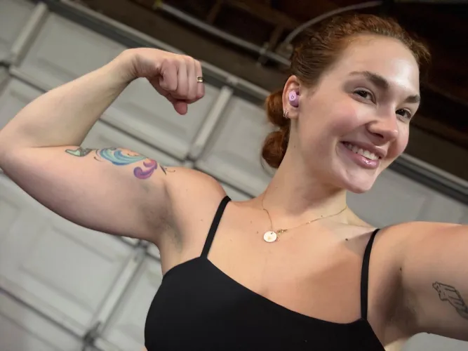 Thumbnail Experience Extra Sweatiness After My Workout: A Taste of Armpit Fetish by defnotsiri