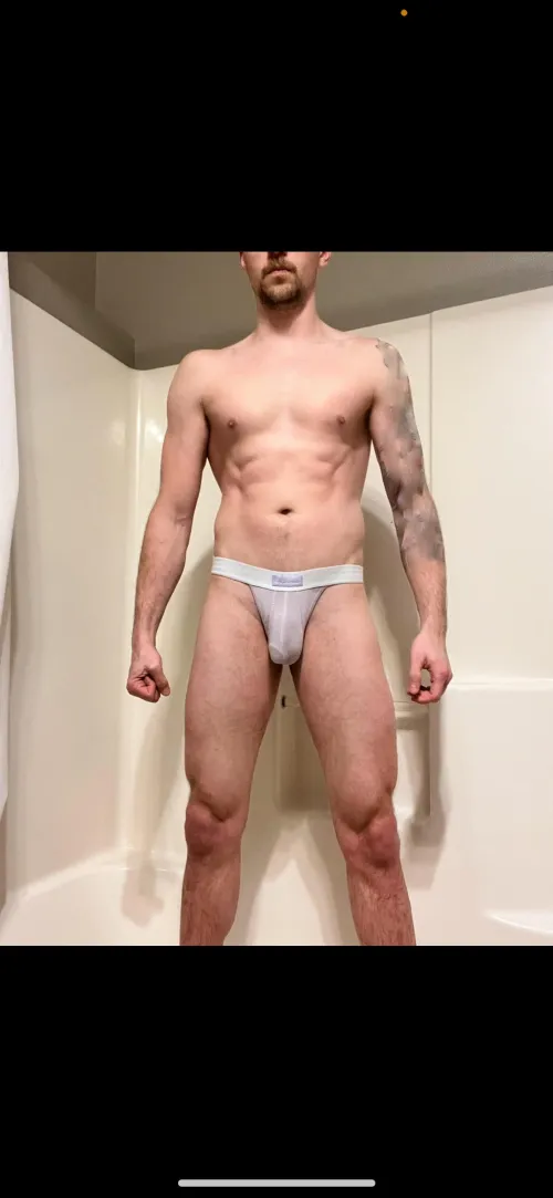 Thumbnail Progress Pic: Exhibitionist_twunk9's 29 Gay Bulges Journey
