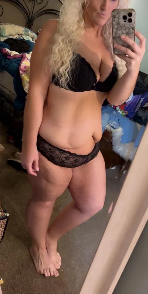 Thumbnail princessariel32 Presents a Captivating View to Kickstart Your Week in BBW