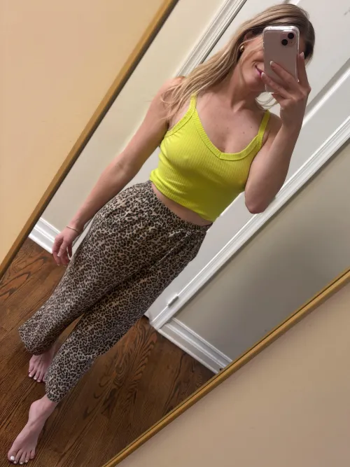 Thumbnail Braless Tank Top Weather: Embracing My Favorite Season with Ashleefxxt | Braless