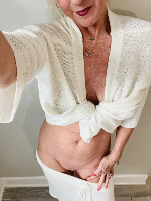 Thumbnail Easy Access is a Must for Ultimate GILF Excitement by NawtyHellcat
