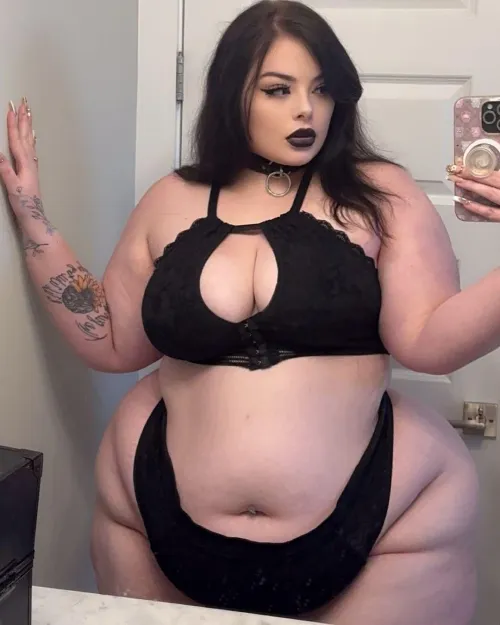 Thumbnail Welcoming a Thick Goth Girl | Snowangelcake | ssbbw