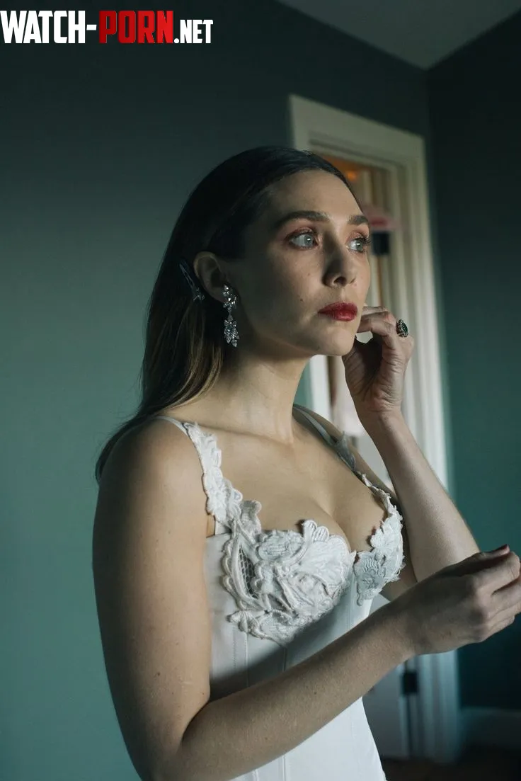 Elizabeth Olsen by waserleaves