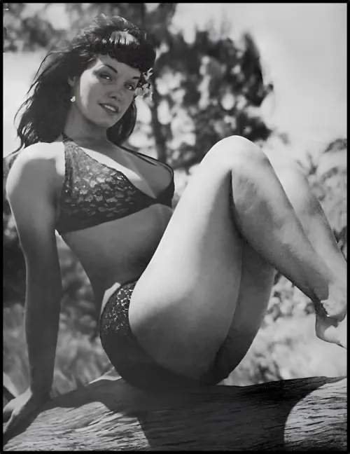 Thumbnail Embracing Risqué VintageSmut with RiskShort1399