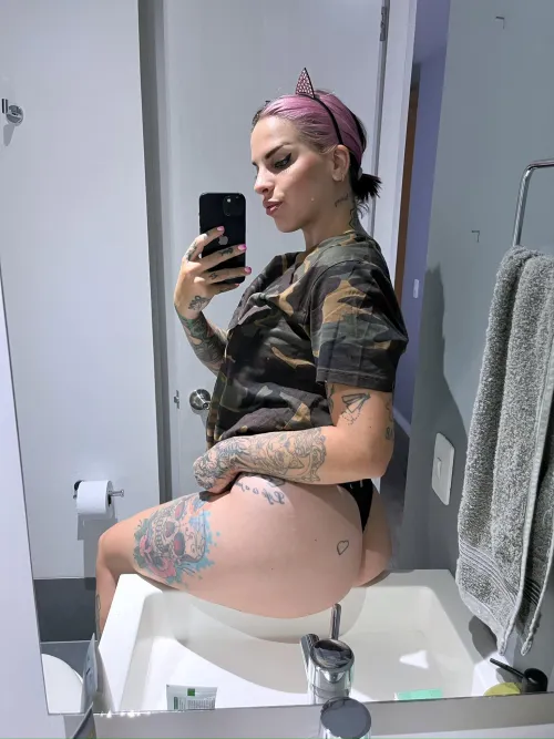 Thumbnail Bathroom Fun: Exploring Desires - thong Article by ottaviia