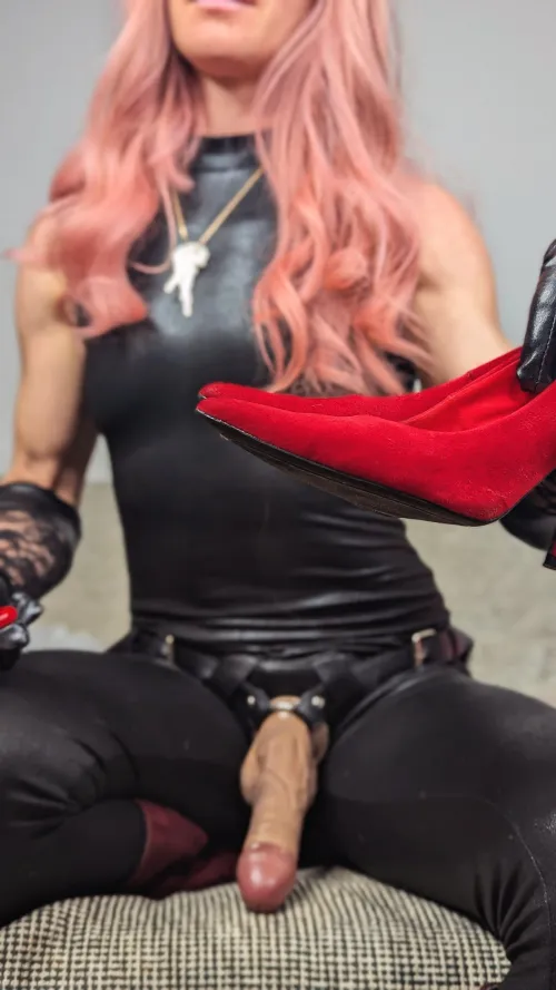 Thumbnail Fashionable Footwear for a Wild Night: A Question from powerfulzoyaxxx