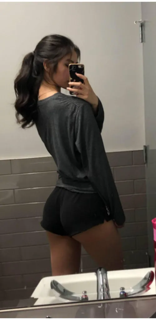 Thumbnail Post-Workout Glow: A Peek into a Korean 19F's Life | niceooo2019