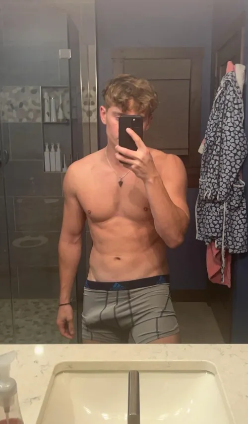 Thumbnail 21 and Straight: FrequentChocolate775's Bulges Experience