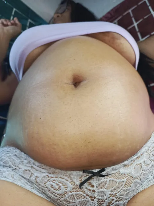 Thumbnail Juliette_000: Feeding a Hungry Belly