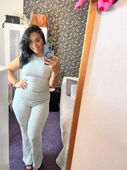 Thumbnail Indulge in Delicious Pleasure with Galadriel69_ | CamSluts Content