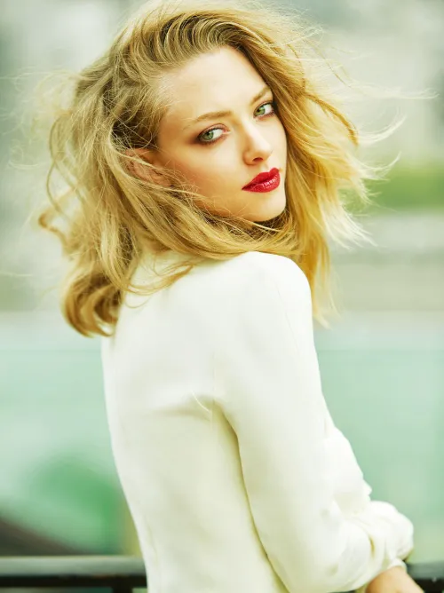 Thumbnail Amanda Seyfried: Unveiling the Beauty by bahromvk