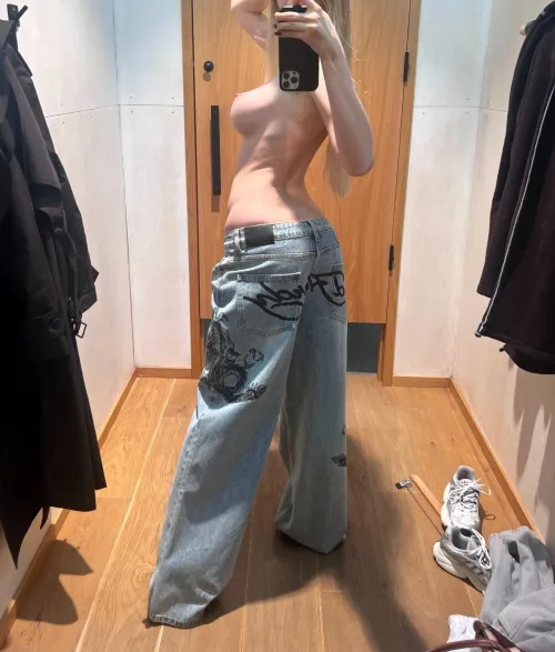 Thumbnail Revealing the Side View of Waist and Bust by Lilybusty123