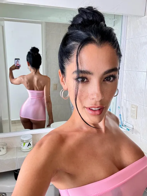 Thumbnail BrownAshXO's Another Typical Selfie Adventure in the MirrorSelfie Realm