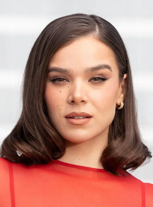 Thumbnail Ken789gh Presents Hailee Steinfeld's Beauty in PrettyGirls Collection