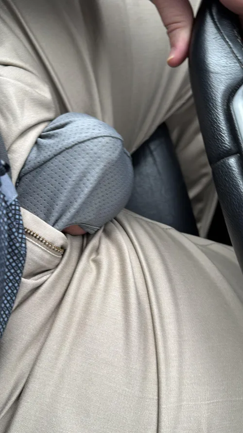 Thumbnail Bulges: undiefan_78's 45-Year-Old Bi Adventure in the Car