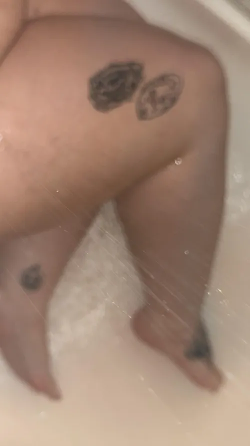 Thumbnail In Love with My Thick Legs: MilkMarieeexo's Stuffers Affection