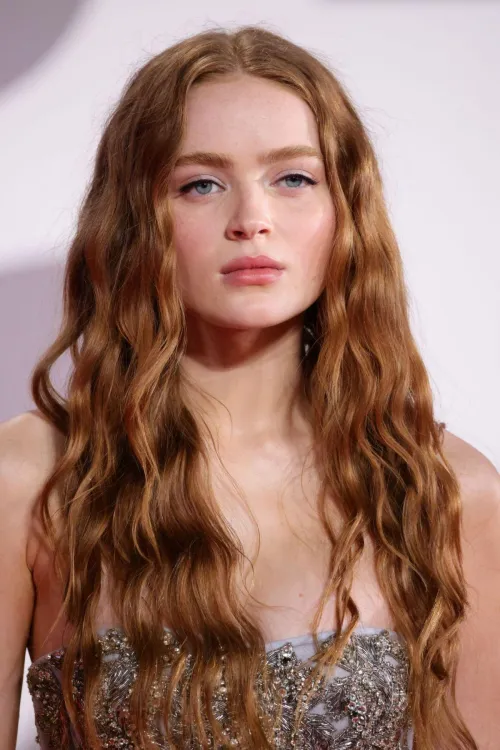 Thumbnail Captivating Beauty of Sadie Sink | Correct_Confidence61