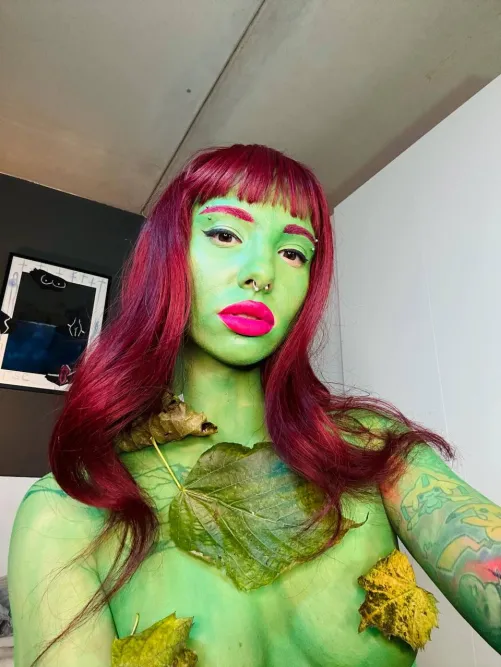 Thumbnail Seductive Ivy: Hot Poison Ivy from DC by glowsparklez