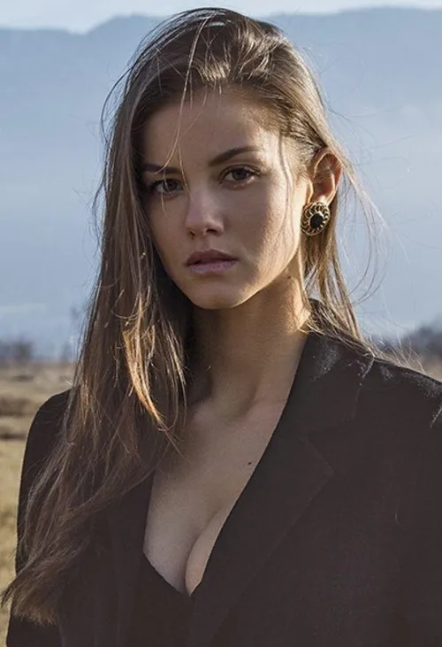Thumbnail Discovering Nicola Cavanis: A Model Profile by Conscious-Dingo4463