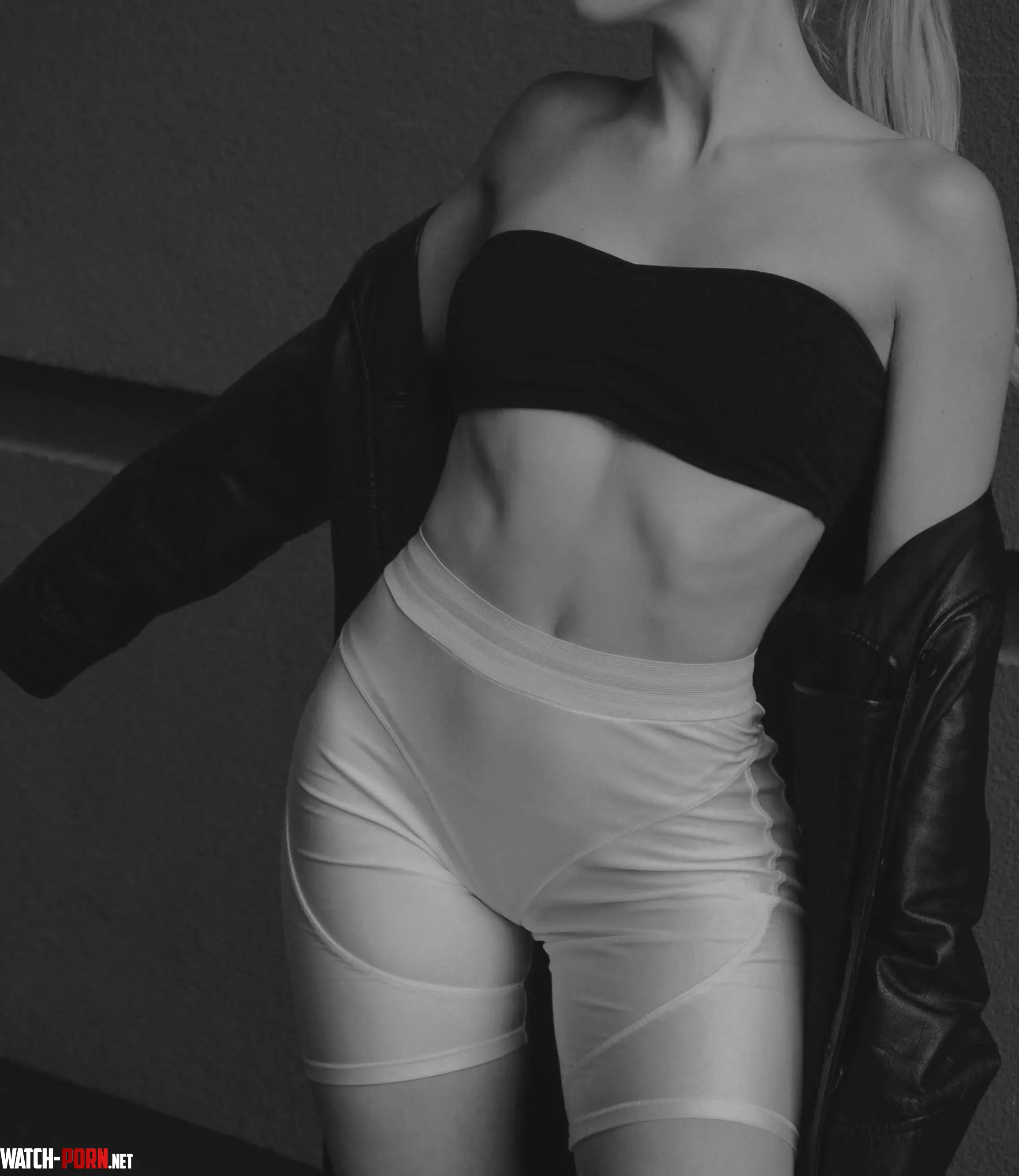 crop tops make me look sexy by moonstarfoxy