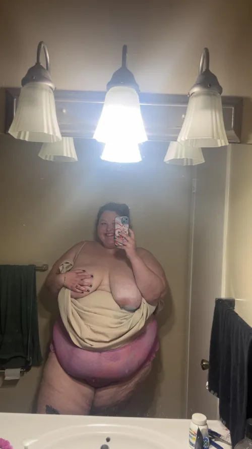 Thumbnail Discover Easy Access Pleasures with basicallyloribeth in the ssbbw Category