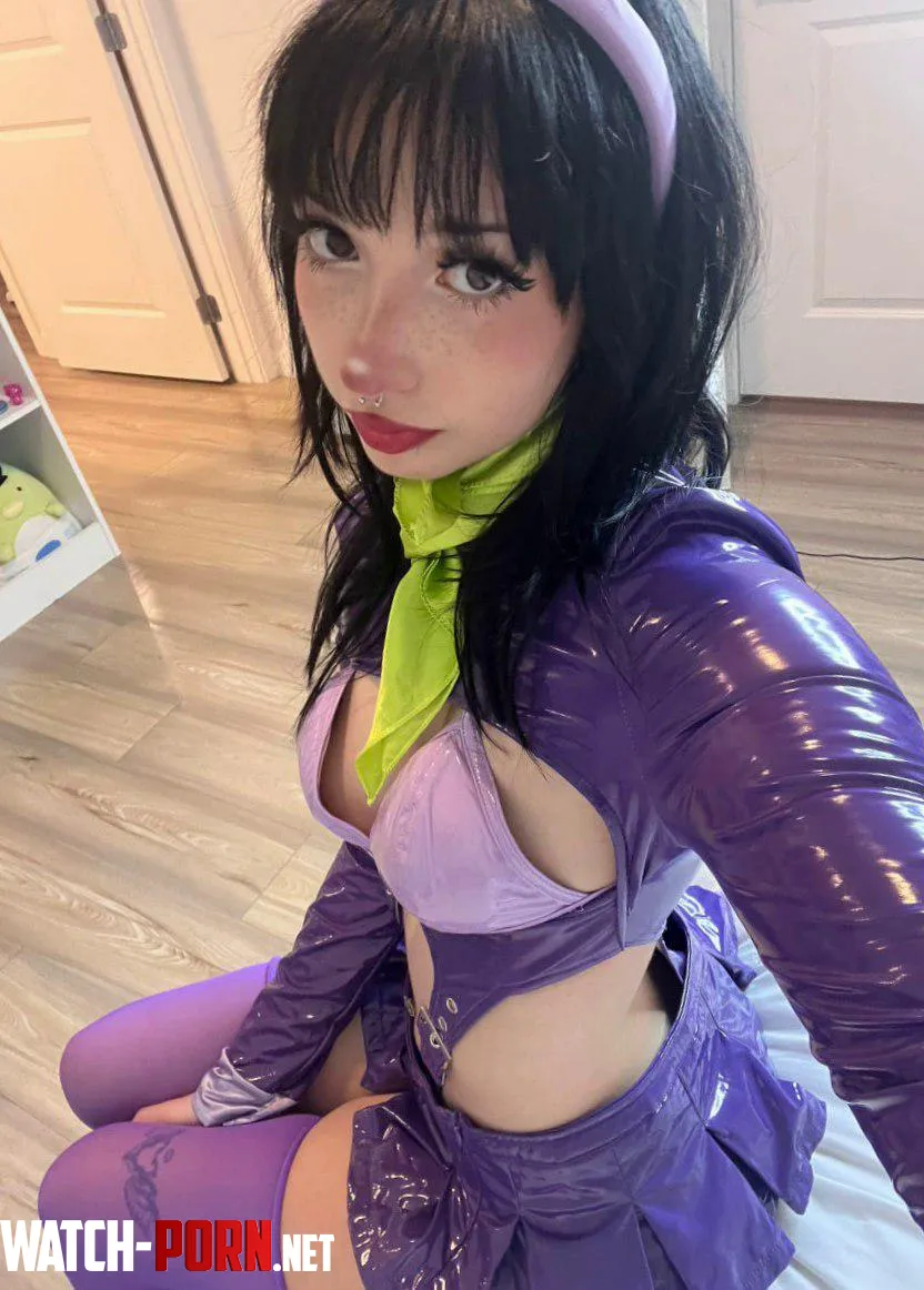 Daphnes got a mystery to solve but its gonna get real dirty  by ScarletWhisper23