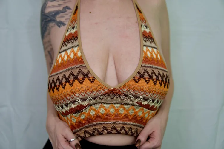 Thumbnail Beascoffee_and_t Asks: Is This Your Ideal Cleavage?