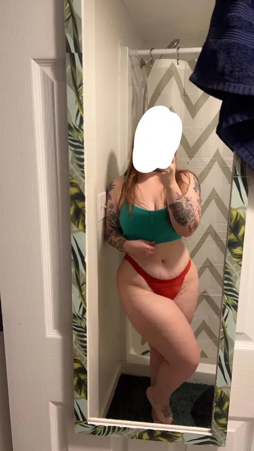 Thumbnail Think I'm Worth Your While - Empty-Reality-2096 Reflects in the Chubby Category