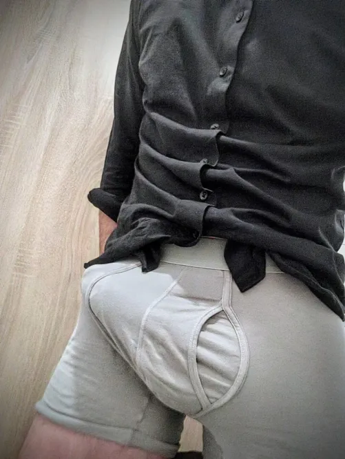 Thumbnail Bulges: DutchDessert Shows Off the Working Bulge - Must-See