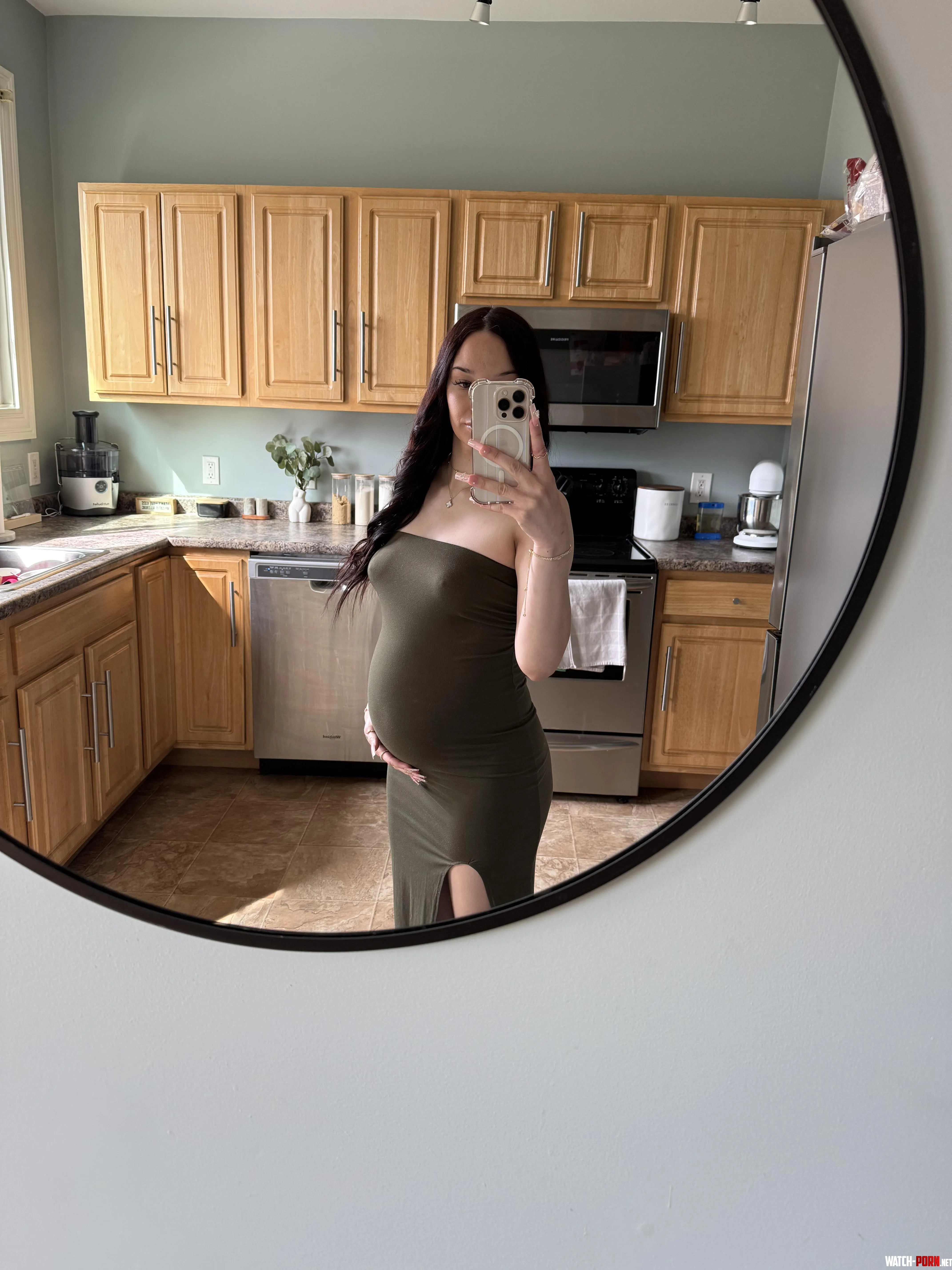 Very pregnanttt by xobaby222