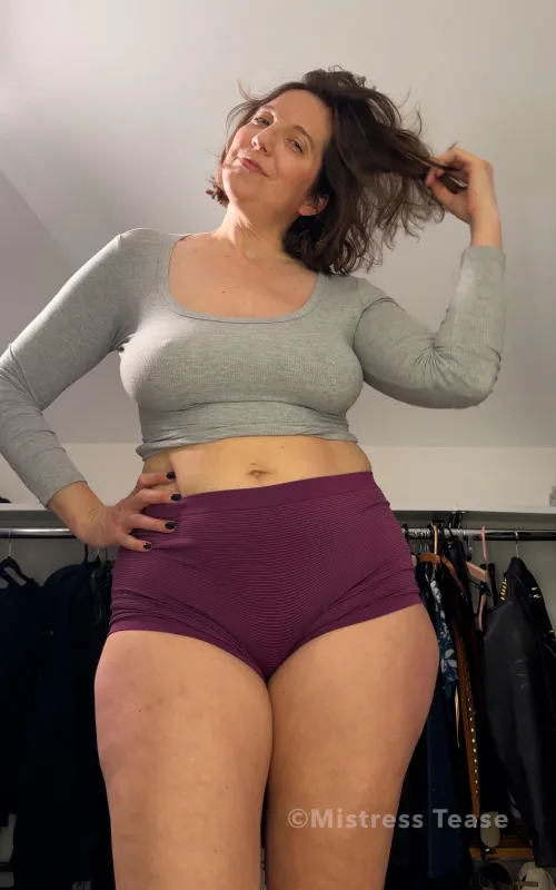 Thumbnail Sensual Softness: A Journey of Self-Acceptance | mstrssts | mombod