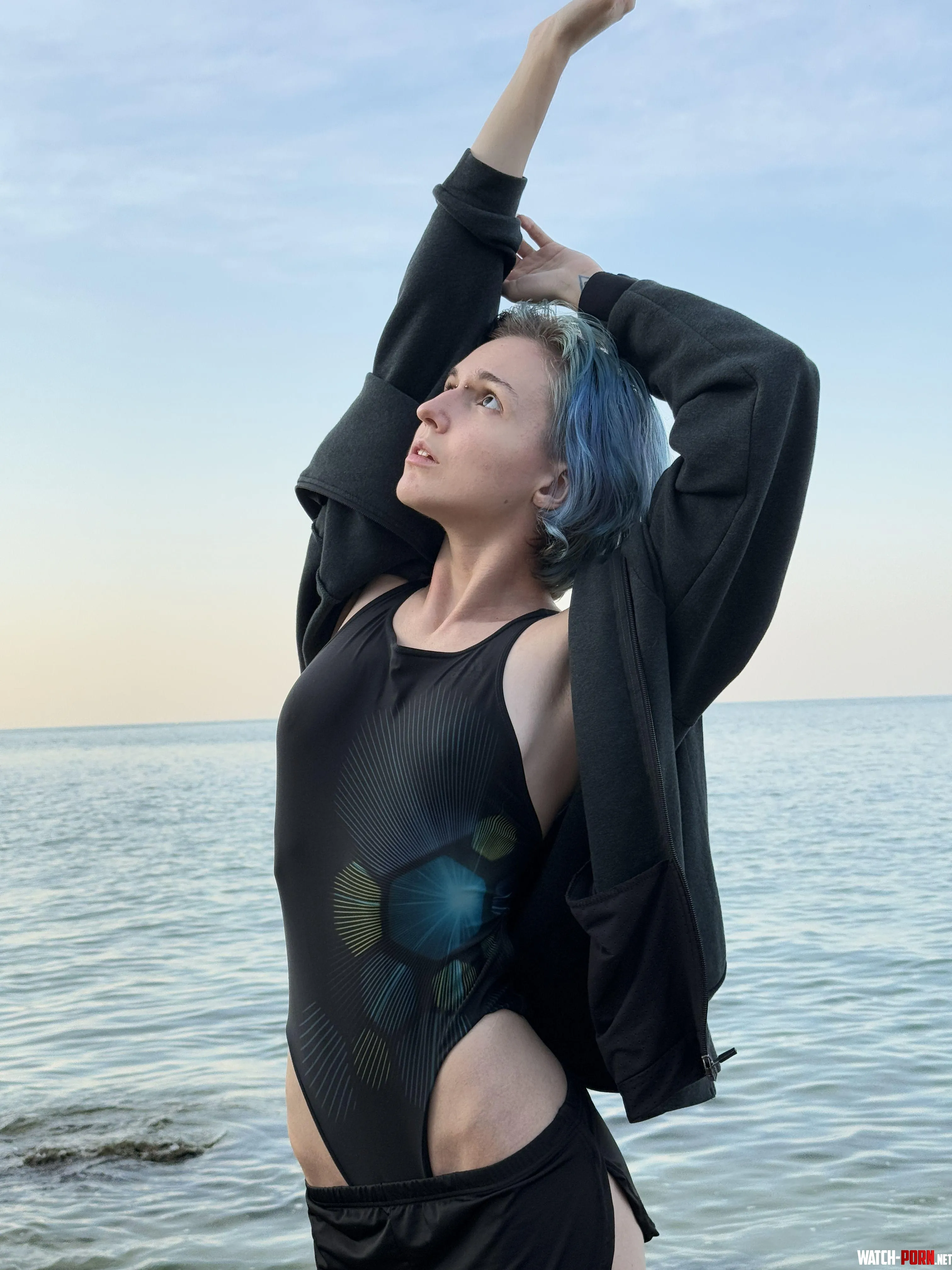 stretching my body toward the sun by kawaiiipunk