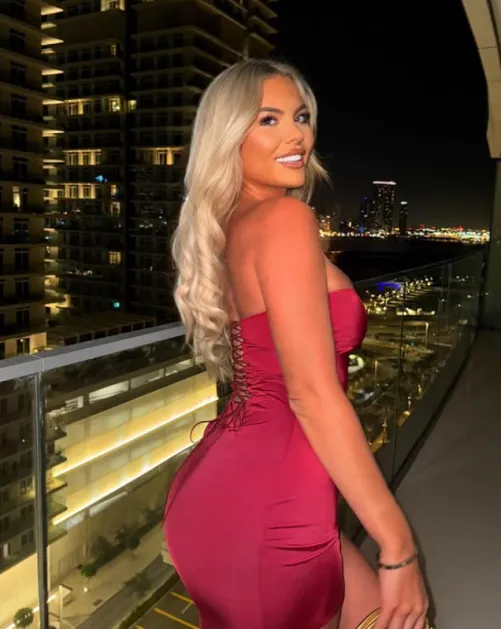 Thumbnail Kellseyyxox's Unique TightDresses Choice Revealed