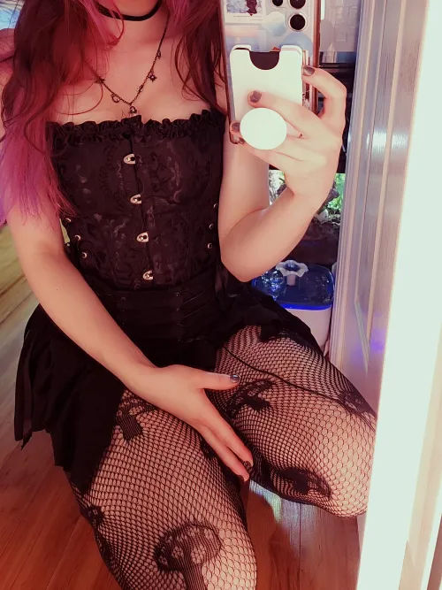 Thumbnail Realistic-Secret-852: Exploring Fantasies in Wet Dreams in CamSluts