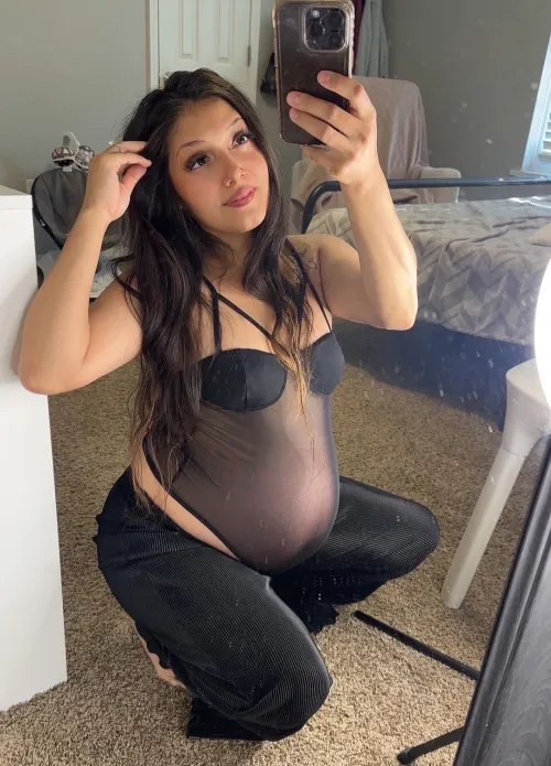 Thumbnail Hot Pregnancy Fantasies with DatChickenHead
