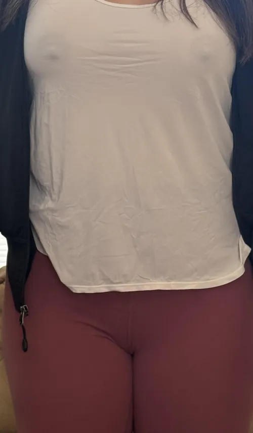 Thumbnail Perfect Circles Unveiled: A Braless Experience | Complex_MILF_810